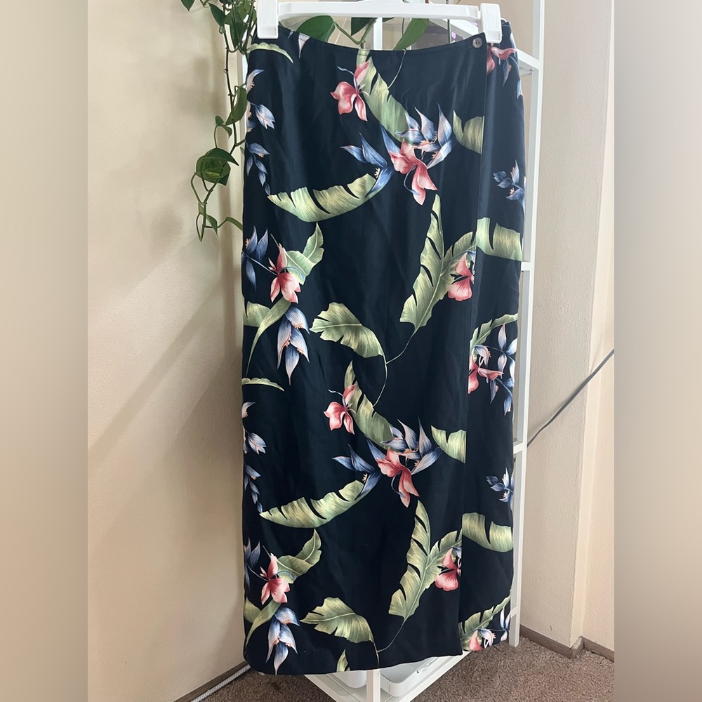 Vintage 100% silk Tommy Bahama wrap midi skirt